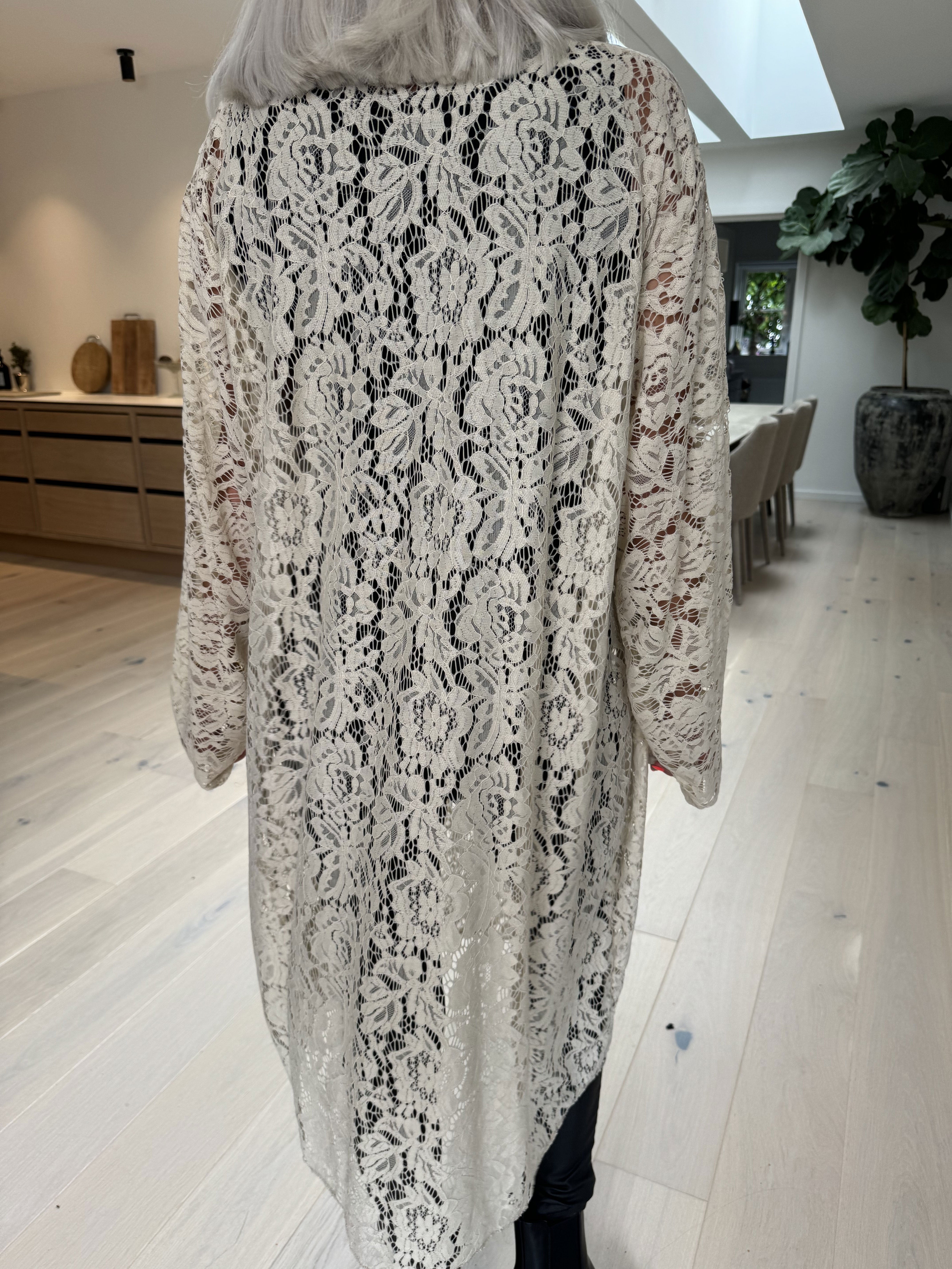 Cece - Cardigan i blød elastisk blonde